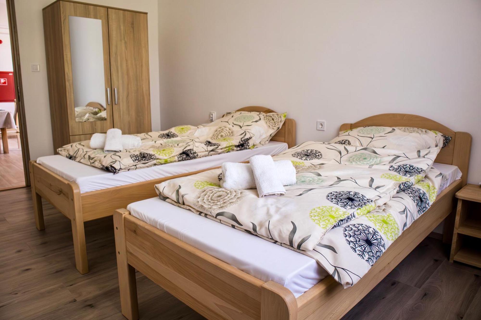 Izisz Apartman Matraterenye Exterior foto
