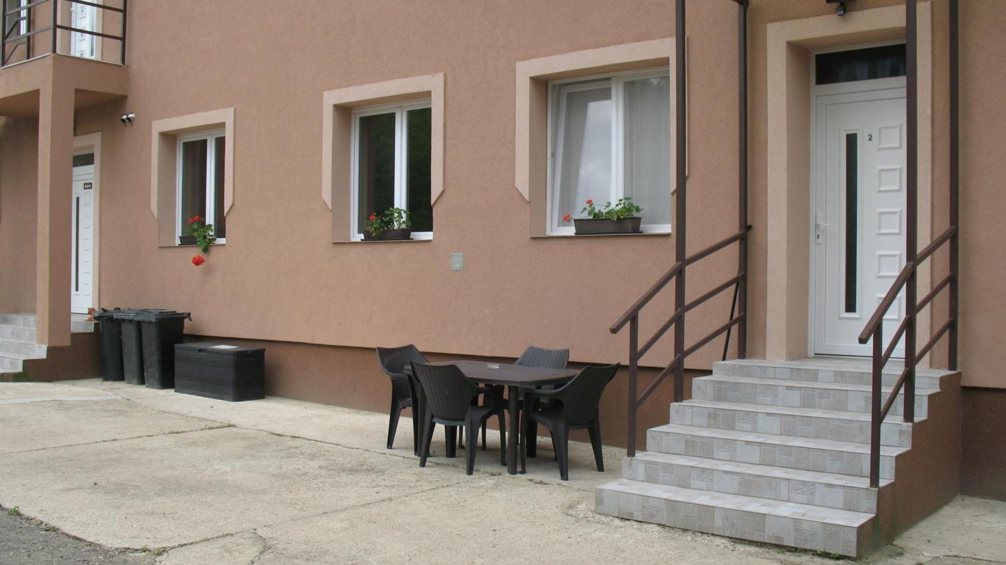Izisz Apartman Matraterenye Exterior foto